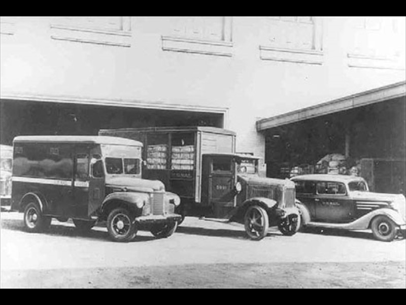 1938 Mail Trucks and cars